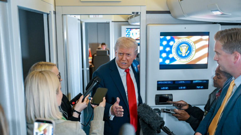 Trump’s Two Minds on China Sow a Chaotic Few Days