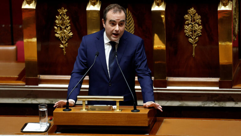 France’s Government Survives No-Confidence Vote