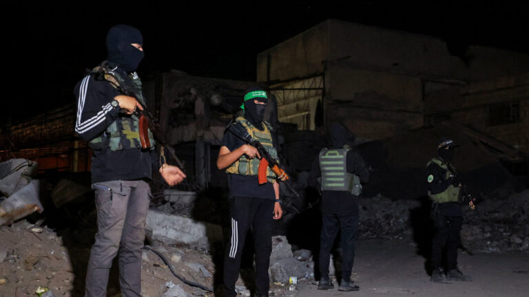 Trump Warns Hamas of Strikes if Violence in Gaza Continues