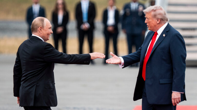 Putin’s Trump Strategy: Lots of Flattery, and Talk of Business Deals