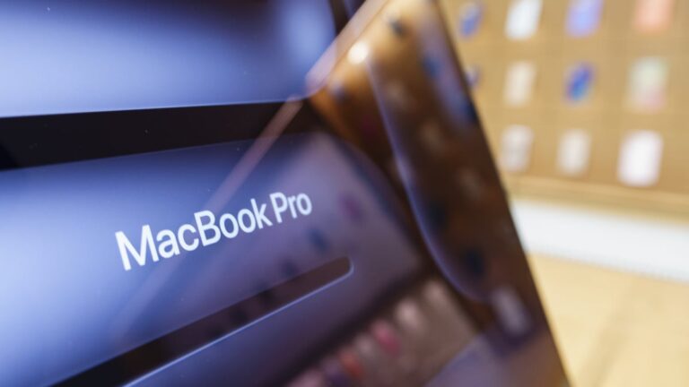 Apple will finally debut a touchscreen MacBook Pro