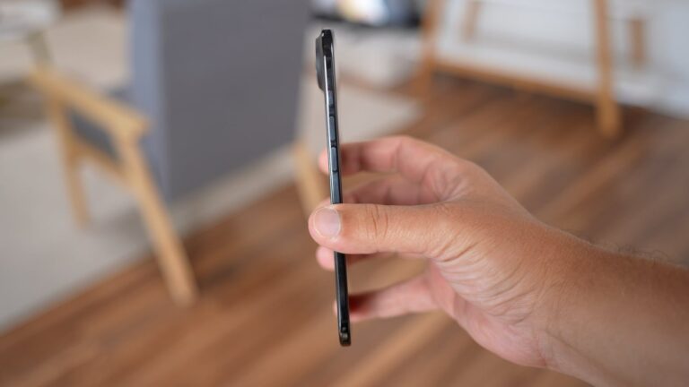 Apple Said to Cut iPhone Air Production Amid Underwhelming Sales